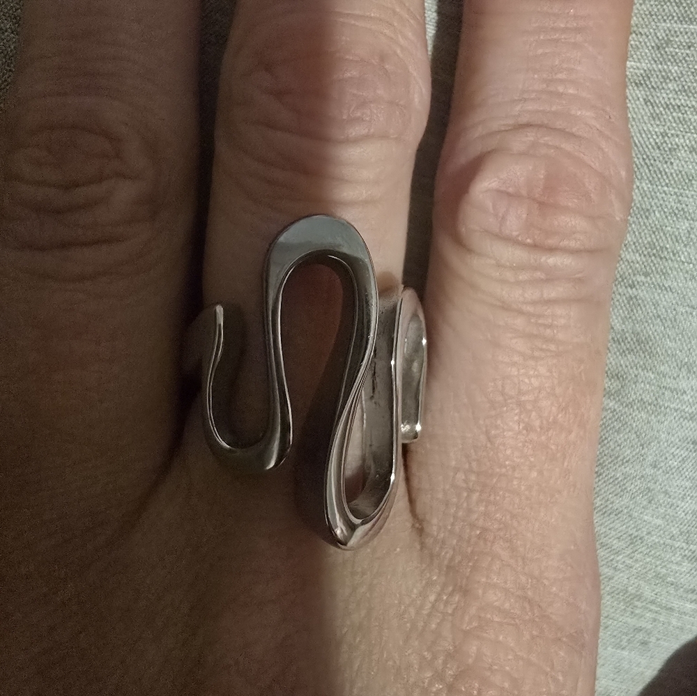 Unique Ring - image 2